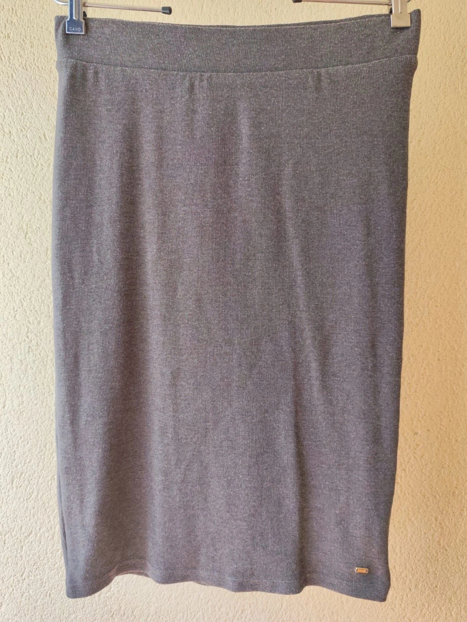 oodji Ultra falda midi tubo canalé gris talla XL